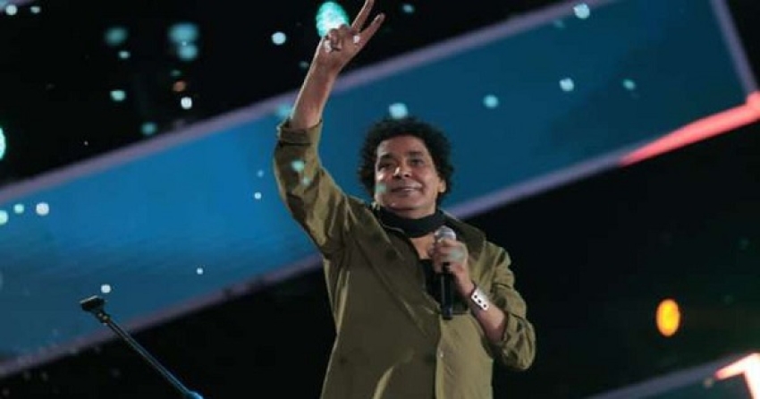 Mohamed Mounir exprime sa solidarité avec Gaza et reporte son concert du Nouvel An