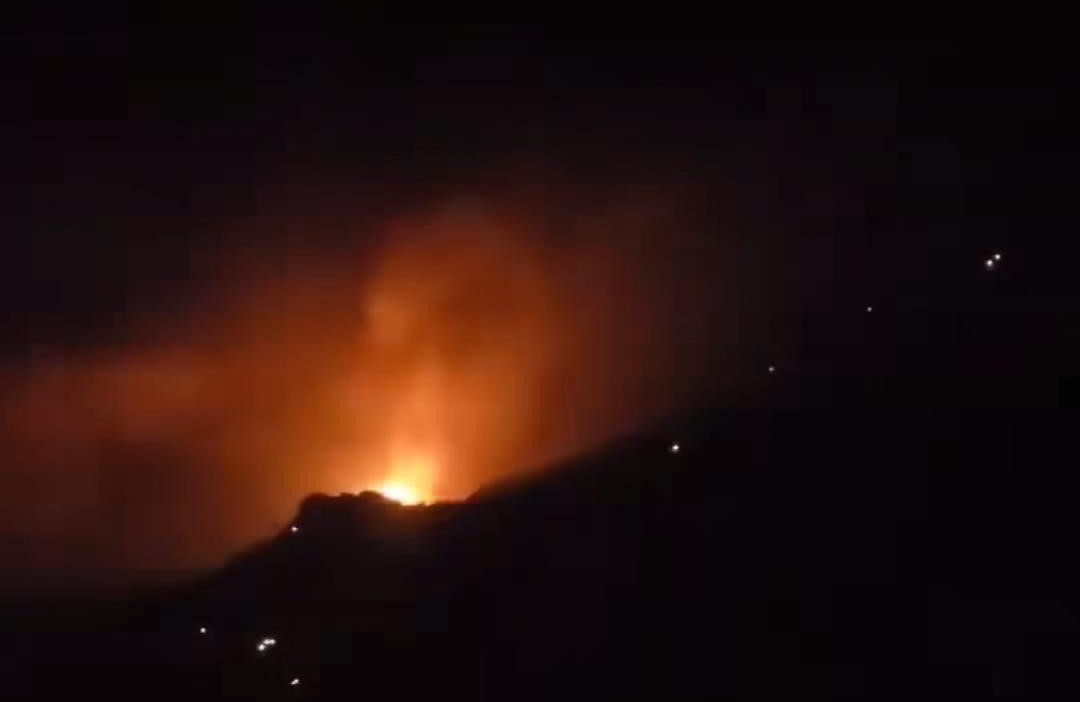 غارات سعودية تستهدف مسقط رأس عيدروس الزبيدي بالضالع وسط غموض حول مصير مباحثات جنوب اليمن