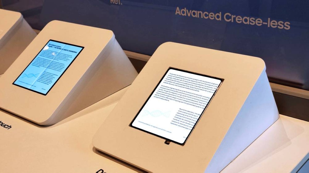 بالخطأ أم عن قصد؟ سامسونج تكشف ملامح iPhone Fold وتربك آبل قبل الإعلان الرسمي