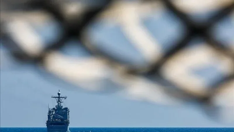 ضربة نارية في عرض المحيط الهادي… واشنطن تستهدف سفينة “إرهابية” لتجار المخدرات