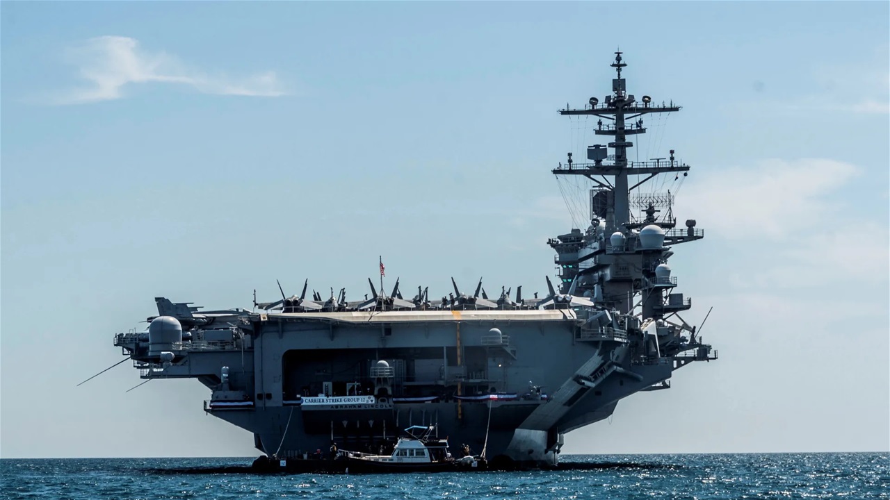 تصعيد أميركي – إيراني جديد: القوة الضاربة في طريقها إلى الشرق الأوسط وإيران في حالة تأهب قصوى