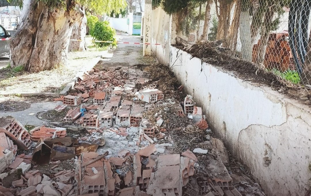 كارثة في باجة: وفاة تلميذ إثر انهيار جدار وسط المدينة