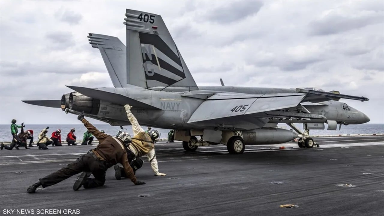 حاملة «أبراهام لينكولن» تُحلّق من بحر العرب… طلعات أميركية ورسائل جاهزية عسكرية