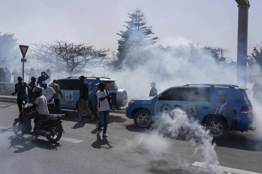 تصاعد التوتر في دكار: احتجاجات بعد قرار تأجيل الانتخابات الرئاسية