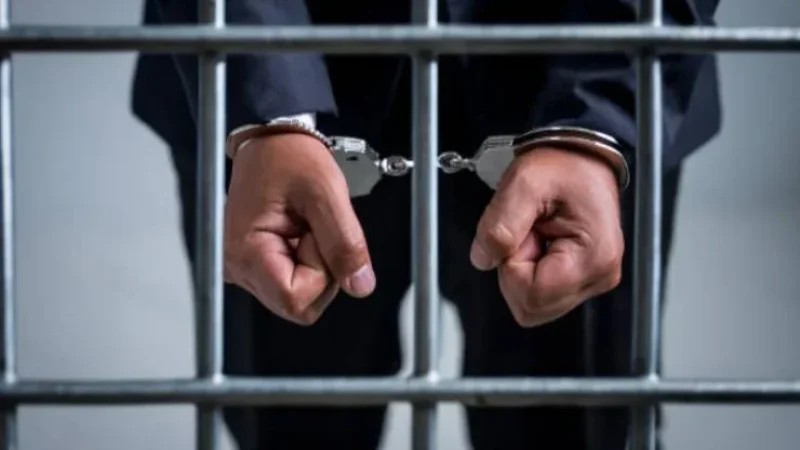 رجل أعمال ثنائي الجنسية تحت مجهر العدالة بعد إدراجه في "الركن الأحمر" للأنتربول