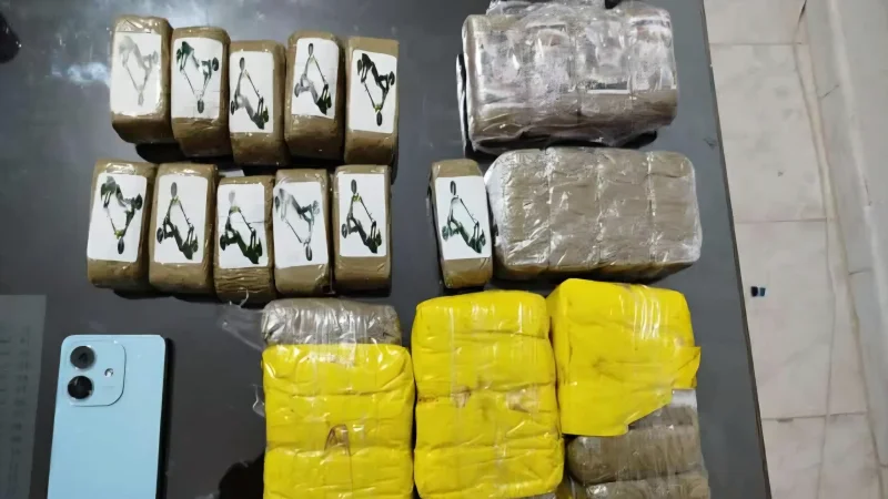 كمين محكم في القصرين يُسقط شبكة “زطلة” ويكشف خيوط تهريب خطيرة