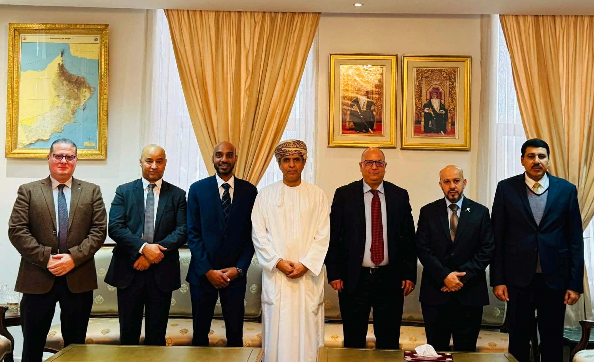 من مسقط إلى تونس :الريال العُماني يعبر البوابة البنكية رسميًا: خطوة مالية تعكس تحوّلًا في العلاقات الثنائية