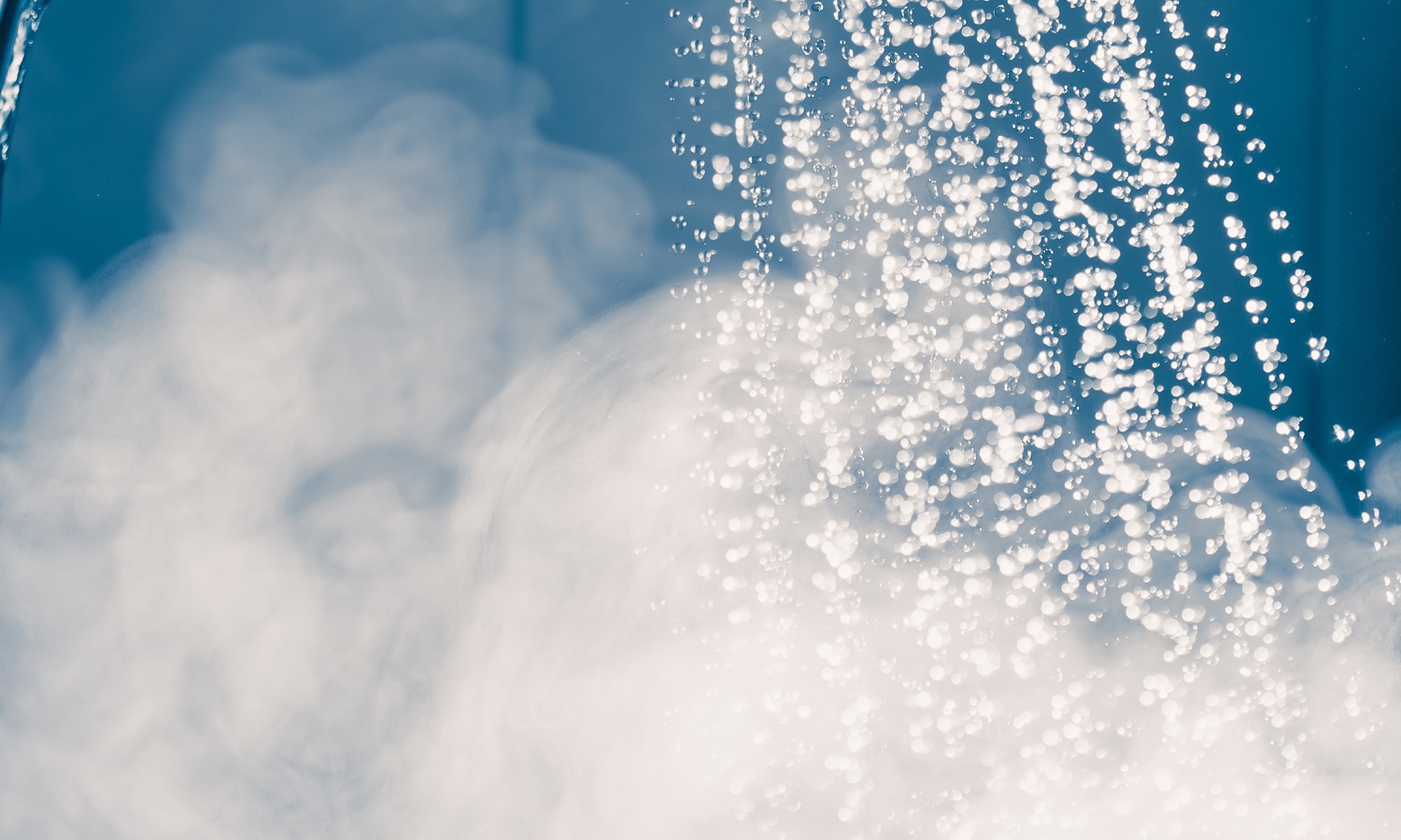 المخاطر الصحية للاستحمام بالماء الساخن: تأثيره على الصحة والقلب والنوم