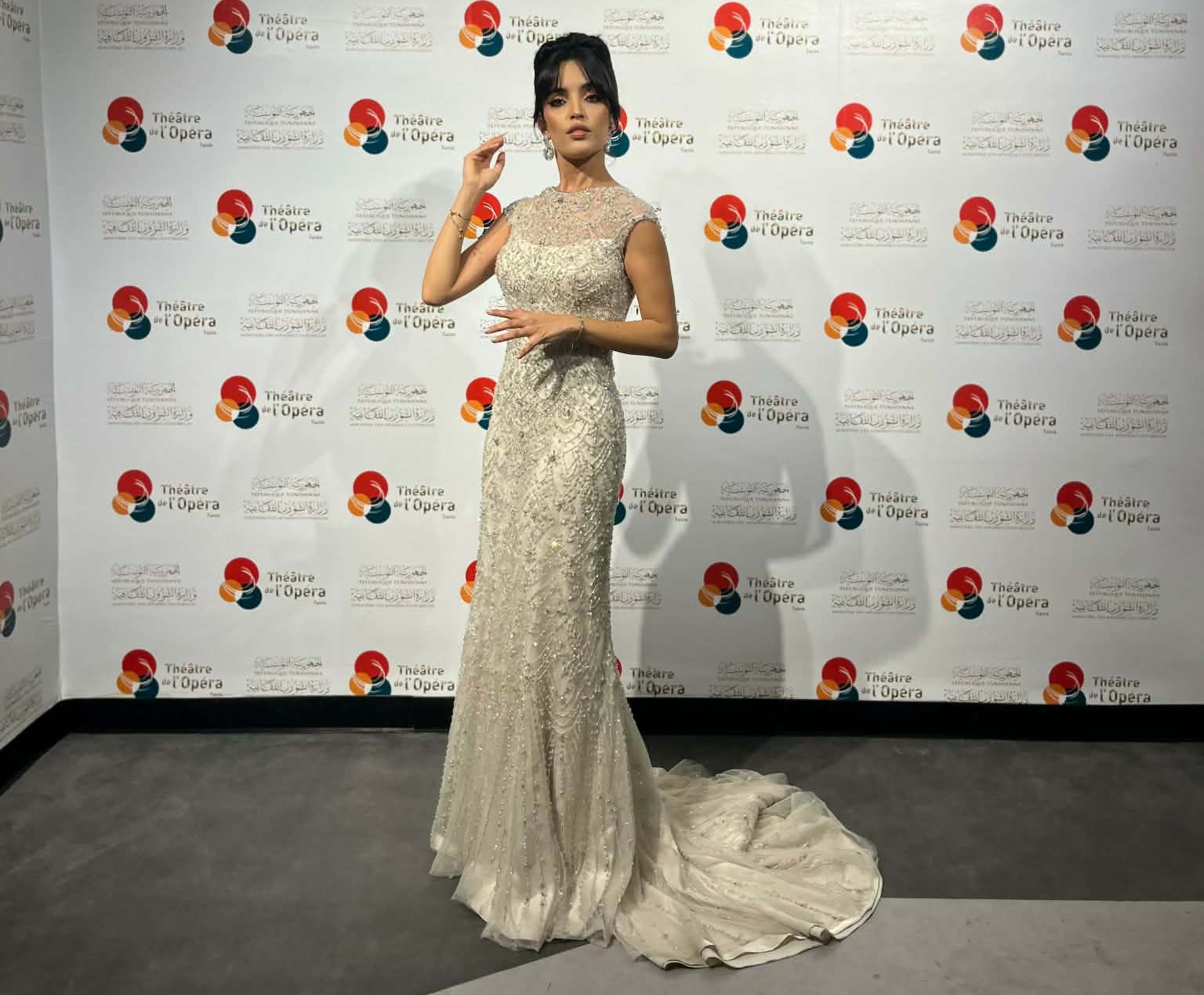 أميمة الحوات تشعل افتتاح مهرجان الأغنية التونسية… صوت طربي يعلن ولادة نجمة جديدة