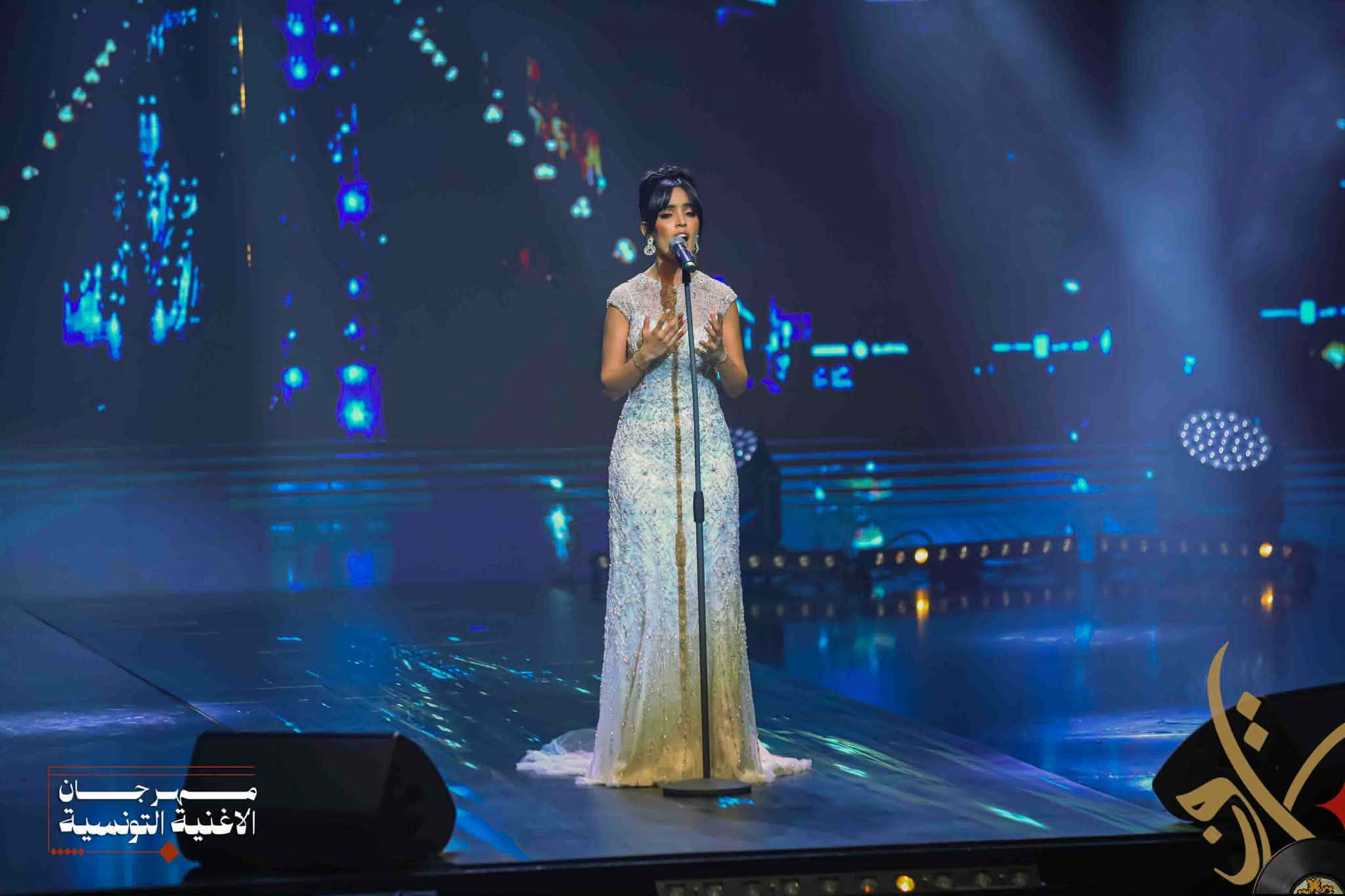 أميمة الحوات تشعل افتتاح مهرجان الأغنية التونسية… صوت طربي يعلن ولادة نجمة جديدة