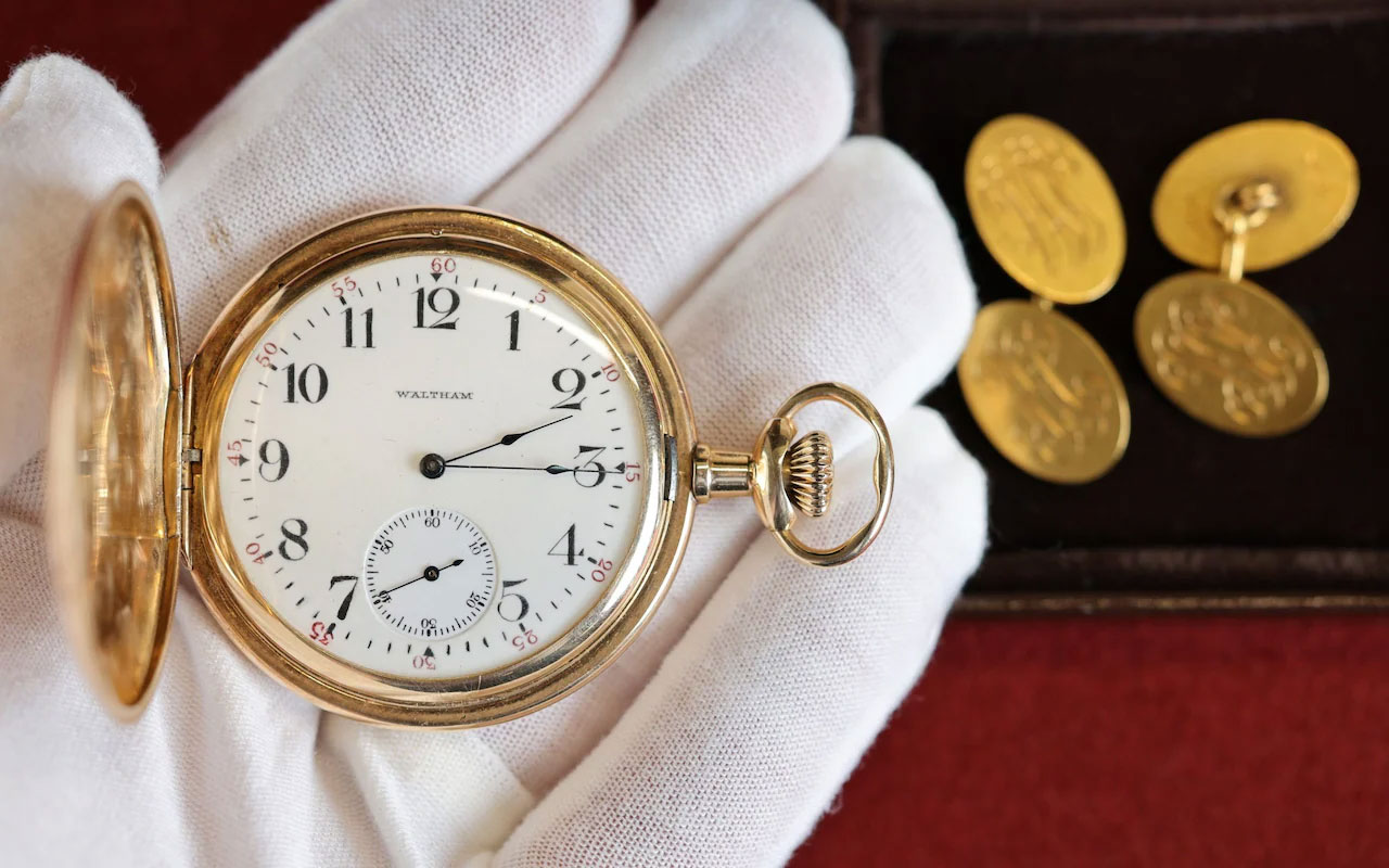 ساعة جيب ذهبية تابعة لـ "تيتانيك" تحقق رقما قياسيا في المزادات