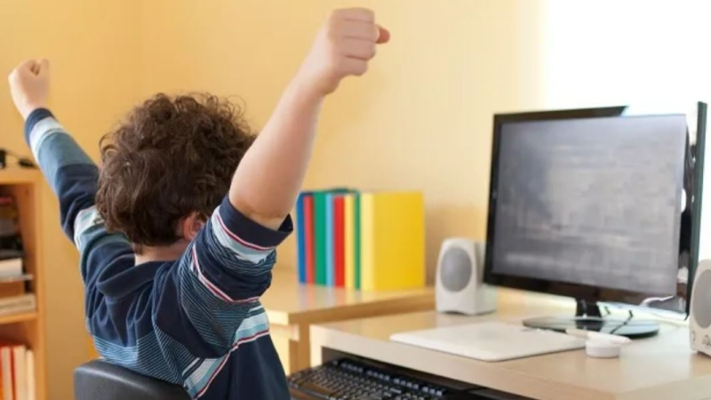 🖥️📚 "المدرسة تدخل العصر الرقمي"… وزارة التربية تطلق مدارس افتراضية لدروس الدعم والمرافقة عن بعد!