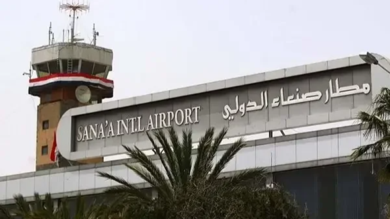 إسرائيل تهاجم مطار صنعاء بعد إنذار بالإخلاء.. والتصعيد يتفاقم في اليمن