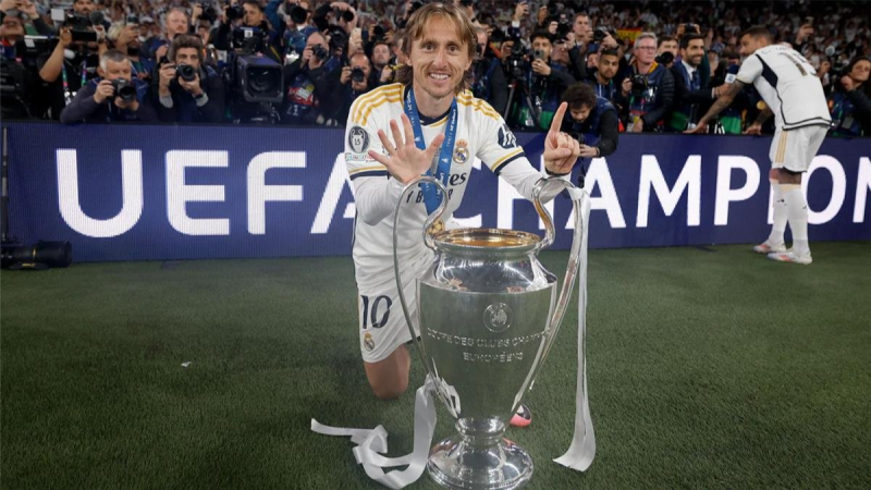 المايسترو يُسدل الستار... مودريتش يودّع ريال مدريد وسط دموع المجد