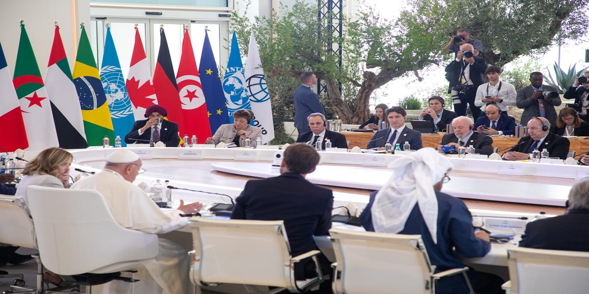 رئيس الحكومة التونسية أحمد الحشّاني يدعو إلى تكثيف التعاون لمواجهة التحديات الطاقية والمناخية والأمنية في قمة مجموعة السبع