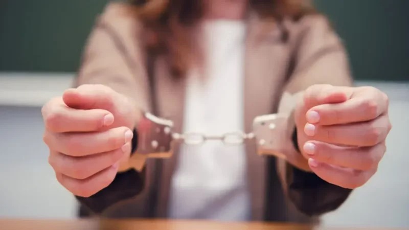 الحمامات: إيقاف محامية بحوزتها أقراص مخدرة أمام ملهى ليلي... وفتح تحقيق قضائي