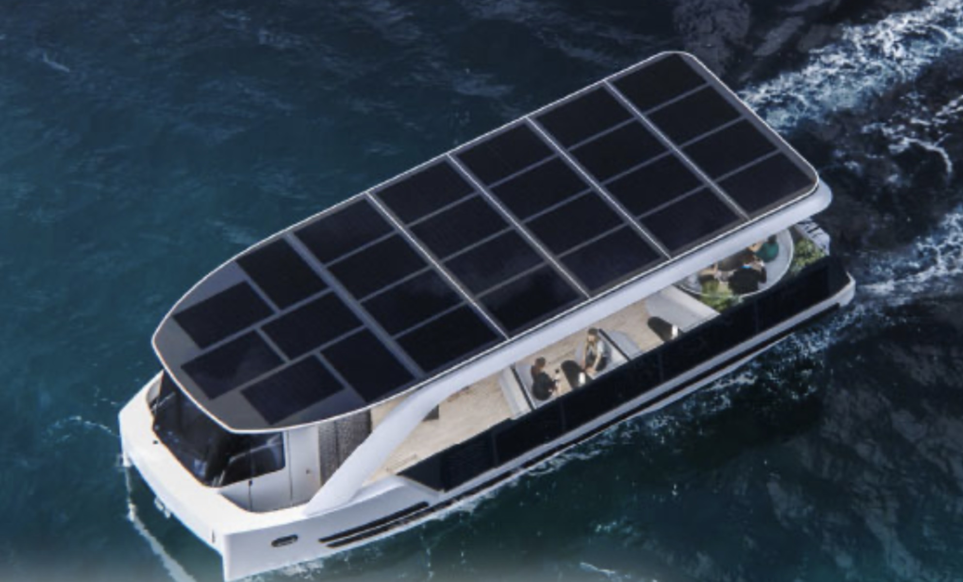 تونس تطلق أول مركب سياحي بحري يعمل بالطاقة الشمسية باسم "سولاريس"