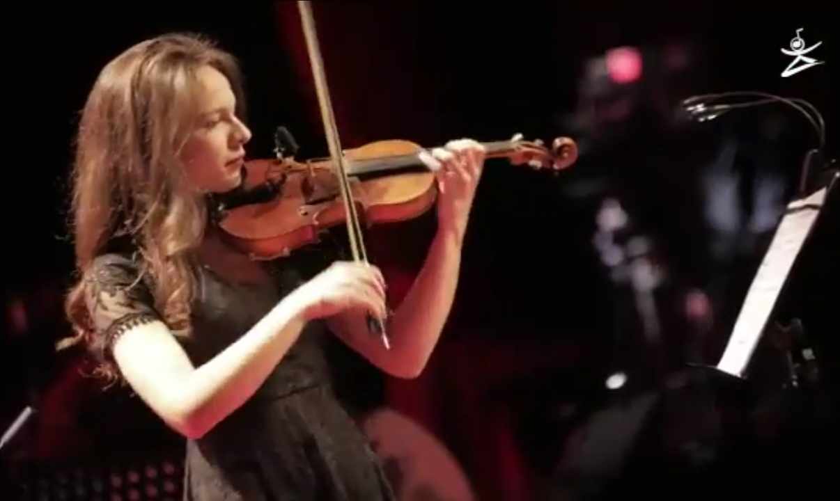 مريم جدو.. نجمة الكمان تتألق في أثير الموسيقى الكلاسيكية وتبهر العالم!