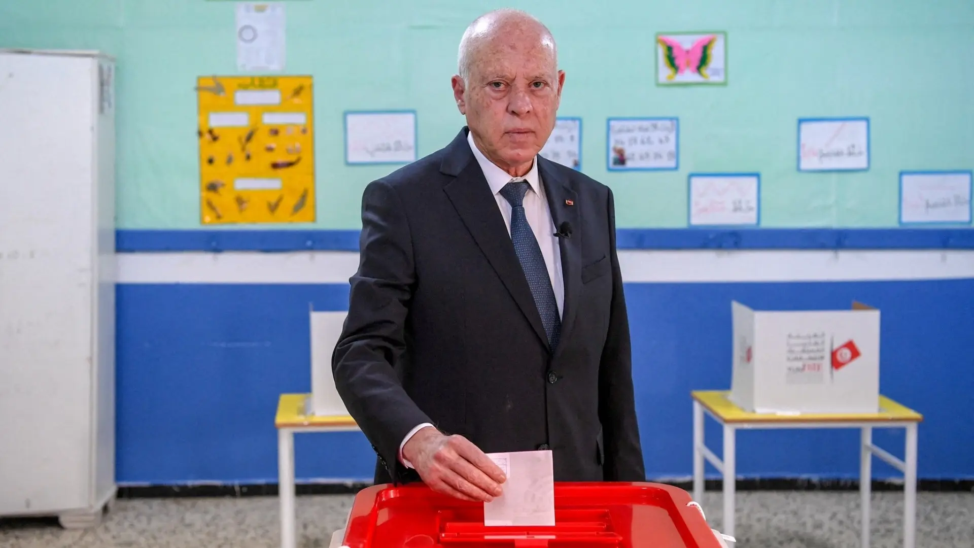 الانتخابات الرئاسية في تونس: ماهي حضوظ قيس سعيد وما مٱل معركته ضد الفساد والأحزاب؟ 