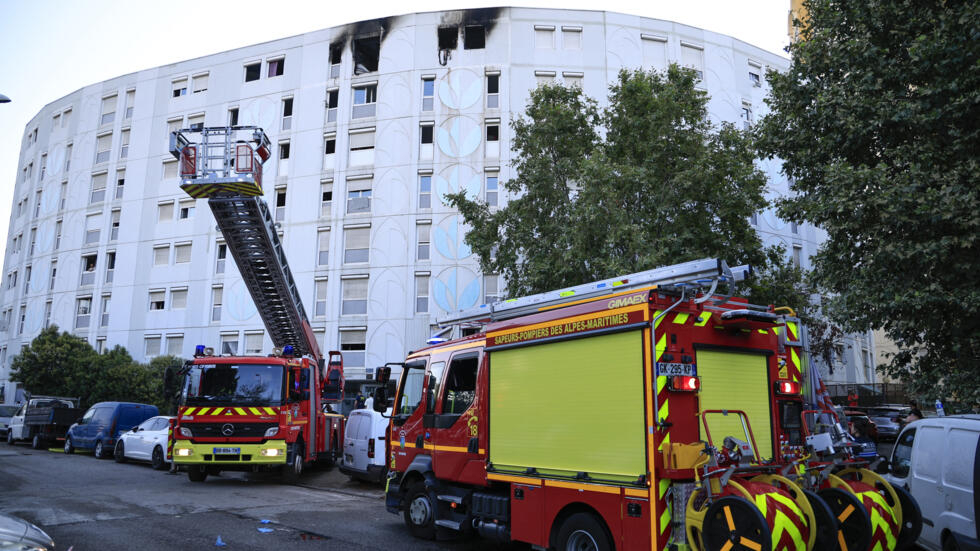 حريق مميت في نيس: مقتل سبعة أشخاص وإنقاذ العشرات في حادث مأساوي