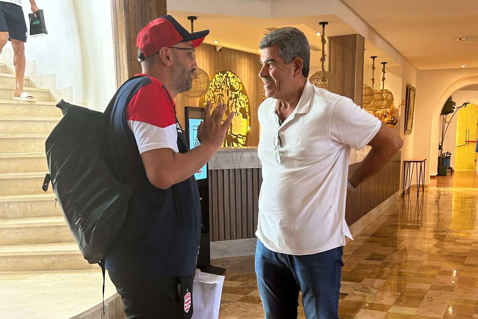 💼 فخري يعيش… مهندس الظل الذي يصنع هدوء التربصات واحتراف التفاصيل