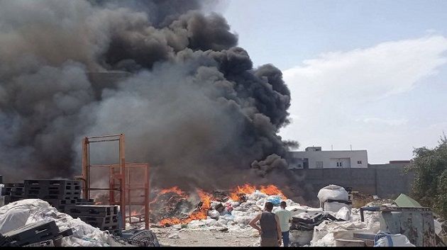 🔴 حريق هائل في مصنع النفايات ببوحجر والمنستير على وقع اللهب!