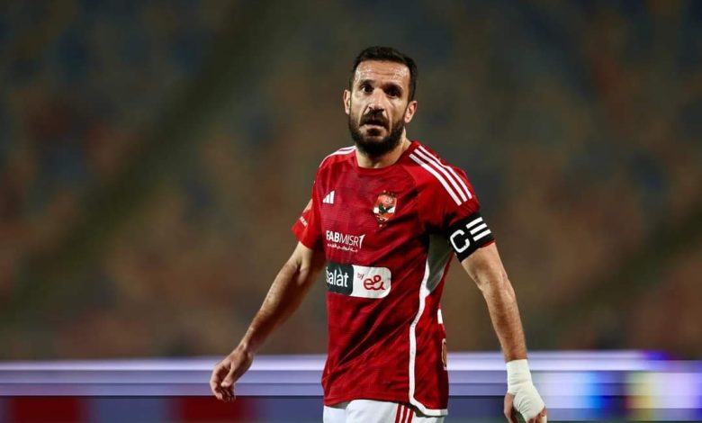 🔴 عودة الأسطورة: علي معلول يوقّع للنادي الصفاقسي ويشعل الميركاتو التونسي!