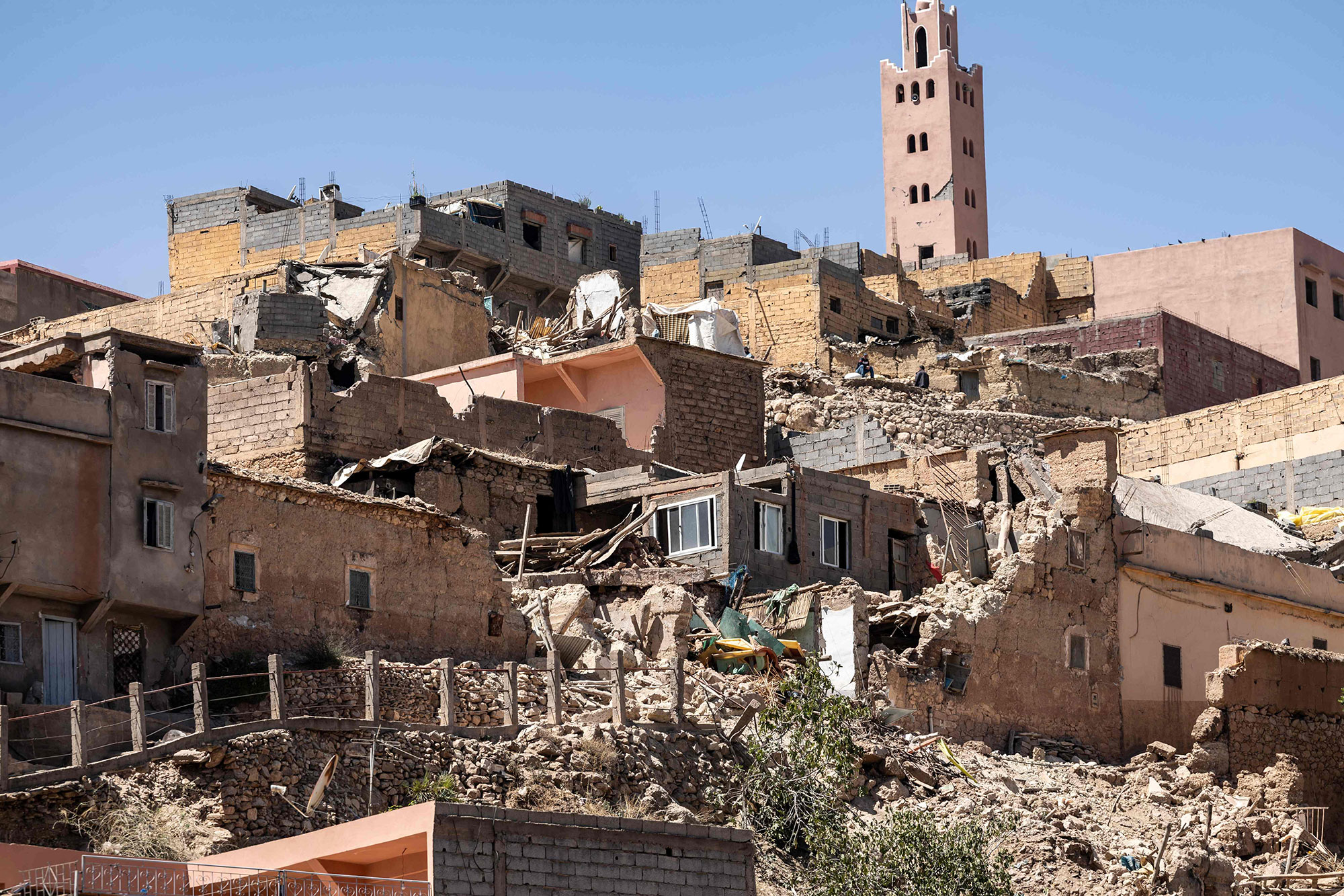 المغرب يعلن الحداد الوطني لثلاثة أيام بعد الزلزال المدمر