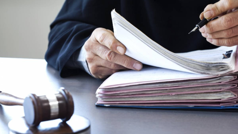 تمديد إيقاف يوسف الميموني وعدد من المتهمين بقضية كتب الصلح مع بنك عمومي