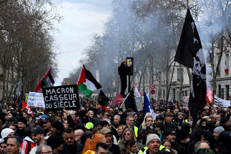 فرنسا تحظر تظاهرات مساندة لفلسطين وتواجه انتقادات