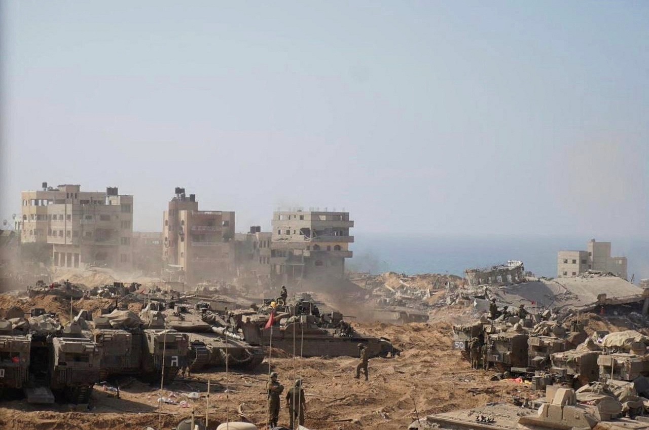 عمليات "ضربات كبيرة" تتواصل في قطاع غزة وتقسيم القطاع إلى شطرين