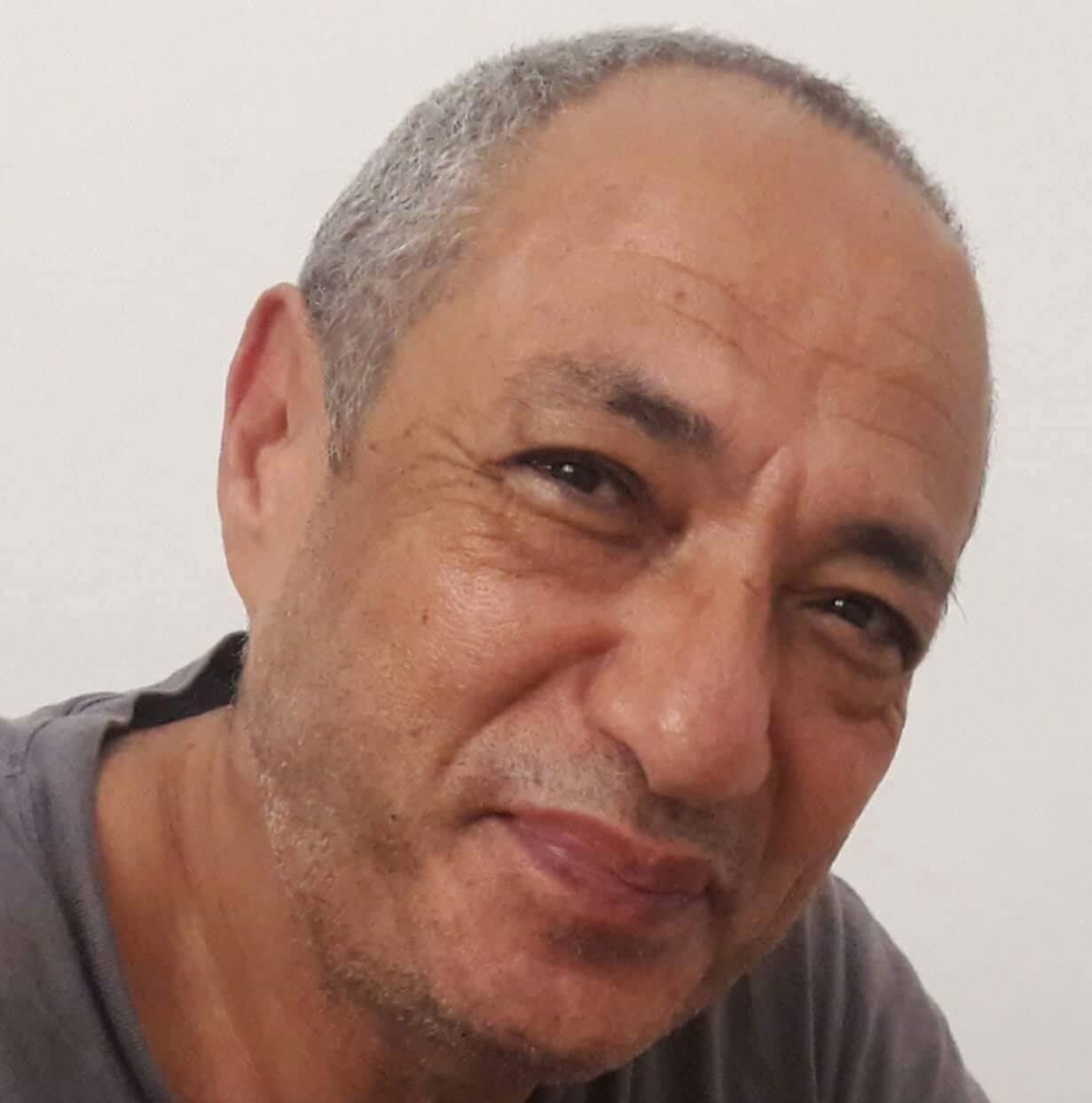 رؤوف بن يغلان ينتفض ضدّ “مسرح العاصمة”… ويقود حملة لكسر المركزية