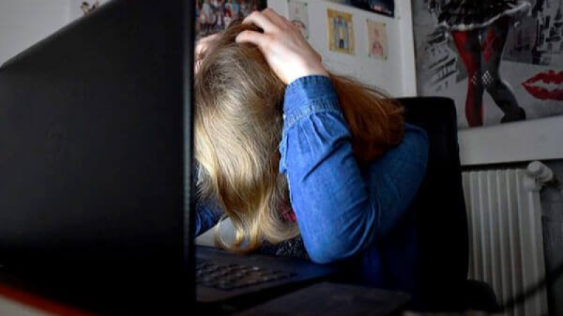 ست نساء من كلّ عشر في مرمى العنف الرقمي: كشفٌ صادم لدراسة أممية يفضح “الوجه الخفي” للعنف المبني على النوع الاجتماعي في تونس