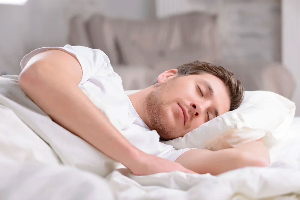 النوم الثابت يعزز الصحة ويطيل العمر، يقول الخبراء