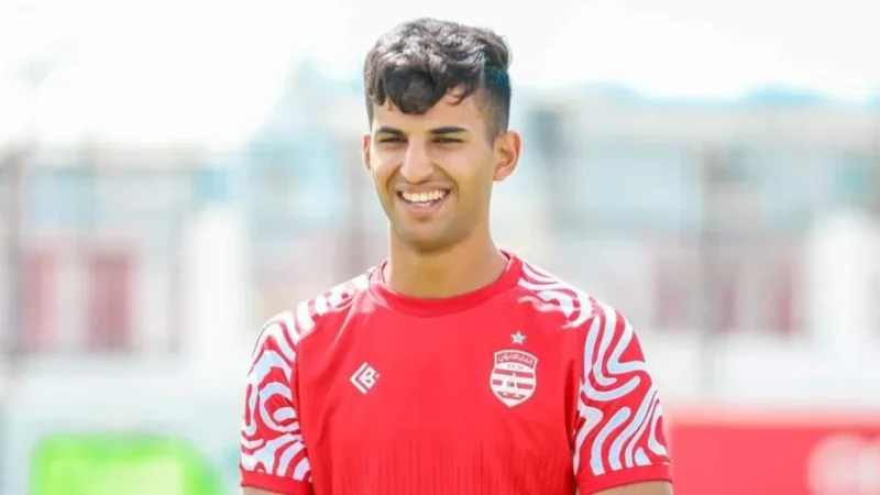 علي يوسف يحلّق نحو ليبيا: مدافع الإفريقي في رحلة تتويج مزدوجة كأفضل لاعب ليبي خارج الدوري المحلي!