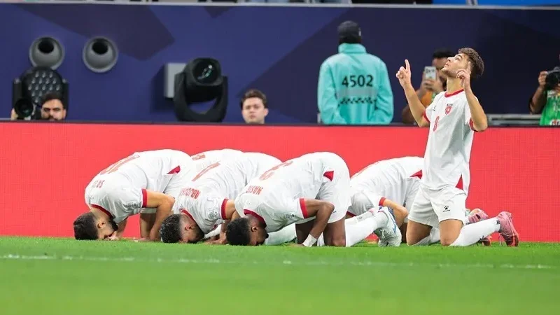 علوان يقود النشامى إلى المربع الذهبي: الأردن يطيح بالعراق ويعلن نفسه منافسًا شرسًا على لقب كأس العرب