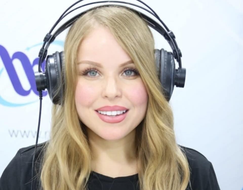 ركان الشريف… إعلامية تفتح قلبها للتوانسة وتراهن على العمق لا على الضجيج