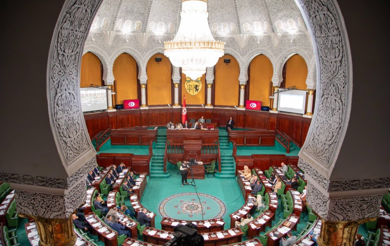 قانون الفنان والمهن الفنية في تونس: جدل بين النقابات والفنانين قبل المصادقة