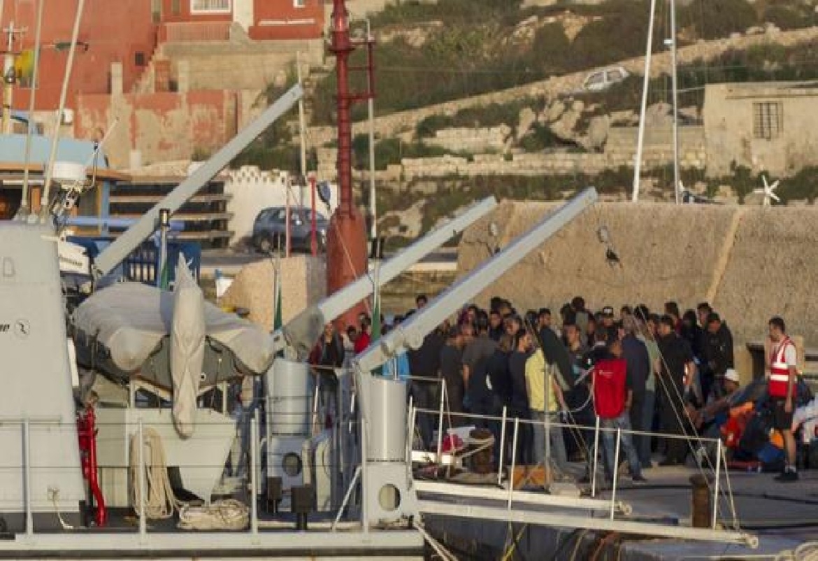 وصول عشرات المهاجرين التونسيين إلى لامبيدوزا