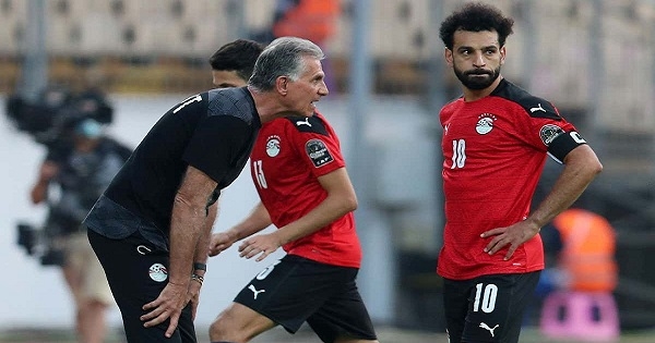 عاقب صلاح وكيروش .. كاف يوقع عقوبات صادمة على منتخب مصر