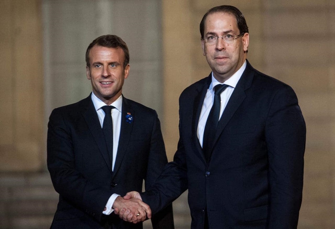 يوسف الشاهد يسلّم الرئيس الفرنسي ماكرون رسالة من رئيس الجمهوريّة قيس سعيّد