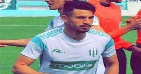 النادي الإفريقي في مفاوضات مع الظهير الأيمن الجزائري صهيب طالبي