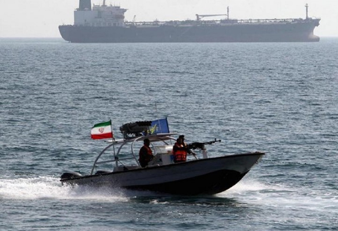 ايران تعلن احتجاز سفينة أجنبية في مياه الخليج