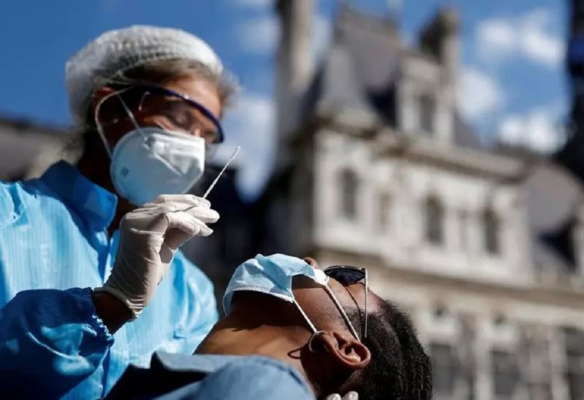 فرنسا تسجل حصيلة قياسية جديدة لإصابات كورونا اليومية