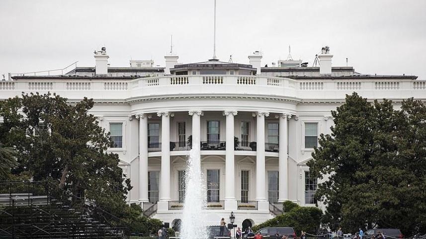  البيت الأبيض يعلن دراسة منع دخول المسلمين لأمريكا قريباً
