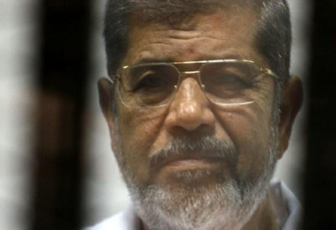 محمد مرسي يواري الثرى وسط إجراءات أمنية مشددة