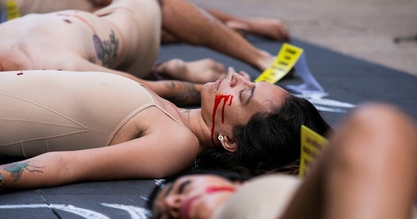 منظمة تدعو النساء لـ"الإضراب الجنسي" حتى يمتنع الرجال عن تناول اللحوم