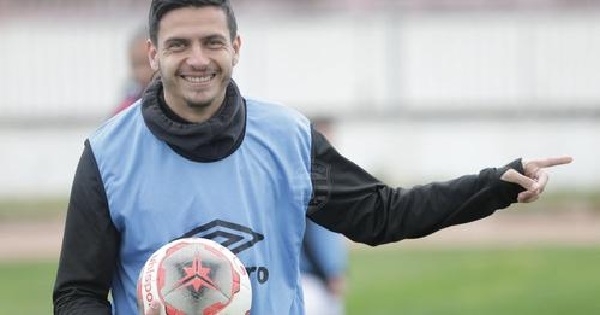 لاري العزوني يتوج بلقب لاعب الشهر