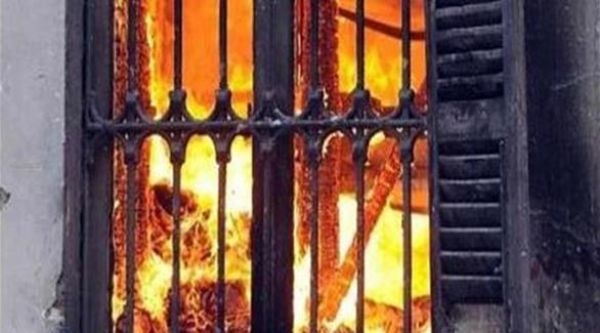  تونس: متشددون يحرقون منزل عقيد في الجيش وصفوه بـ"الطاغوت"