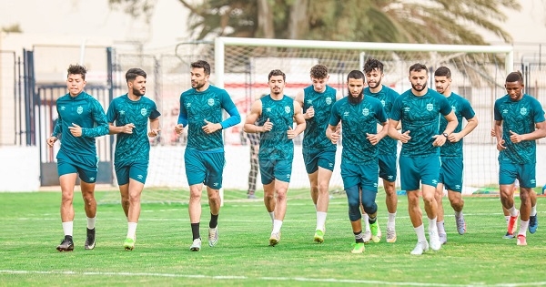 النادي الإفريقي يستعيد خدمات مهاجمه الجزائري قبل ملاقاة الترجي